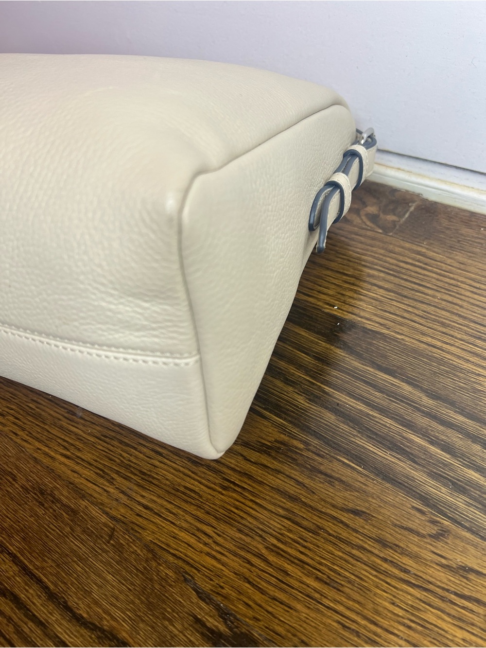 The Horse Cream Leather Shoulder Bag - Picture 7 of 12